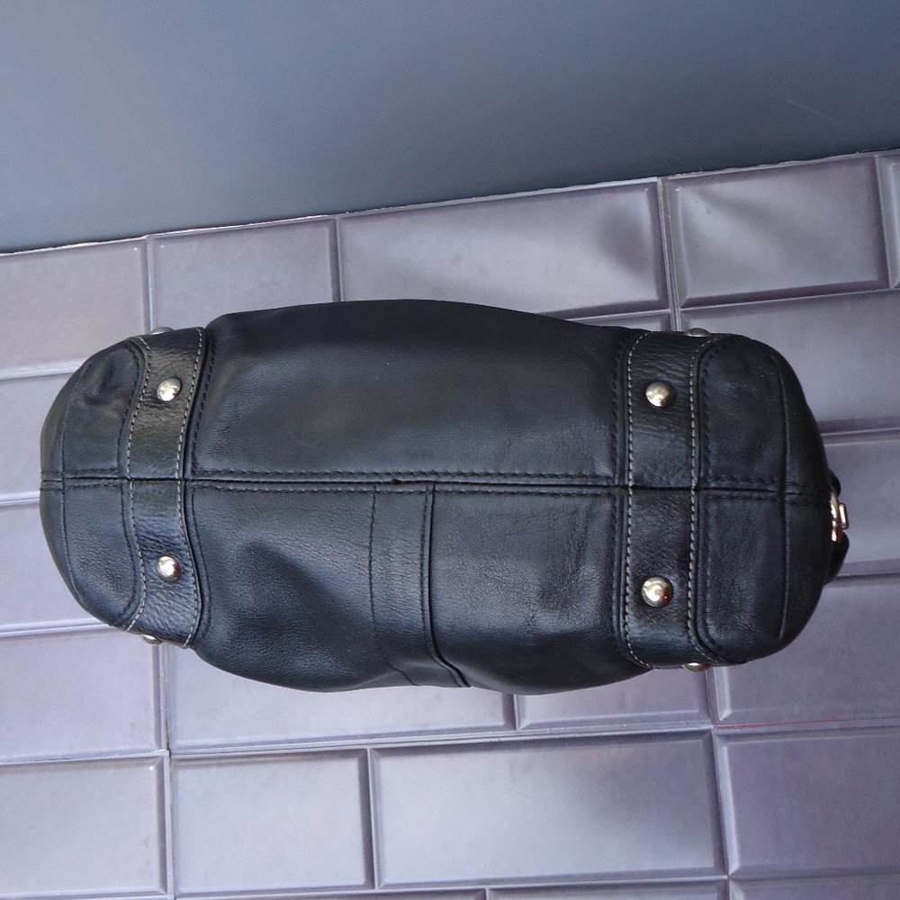COACH Leather Carly duffle shoulder bag. - Picture 11 of 16